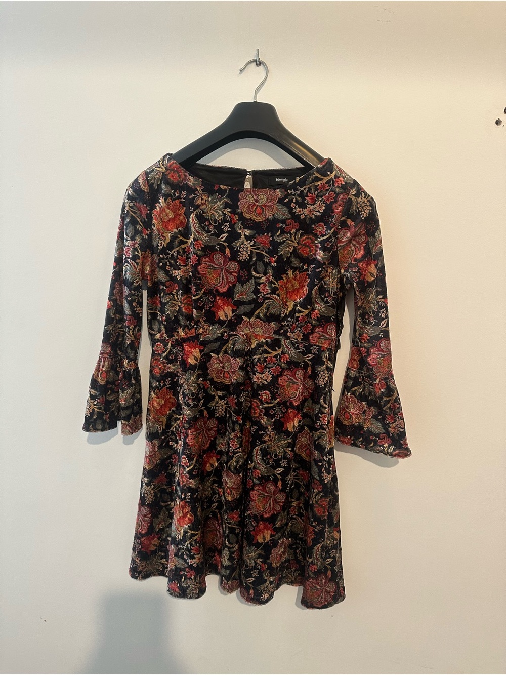 Vintage Formula Joven Floral Velvet Fit-and-Flare Dress in Black and Red